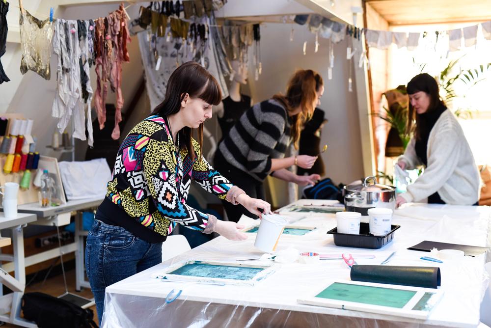 TextileLab bacteria dyeing