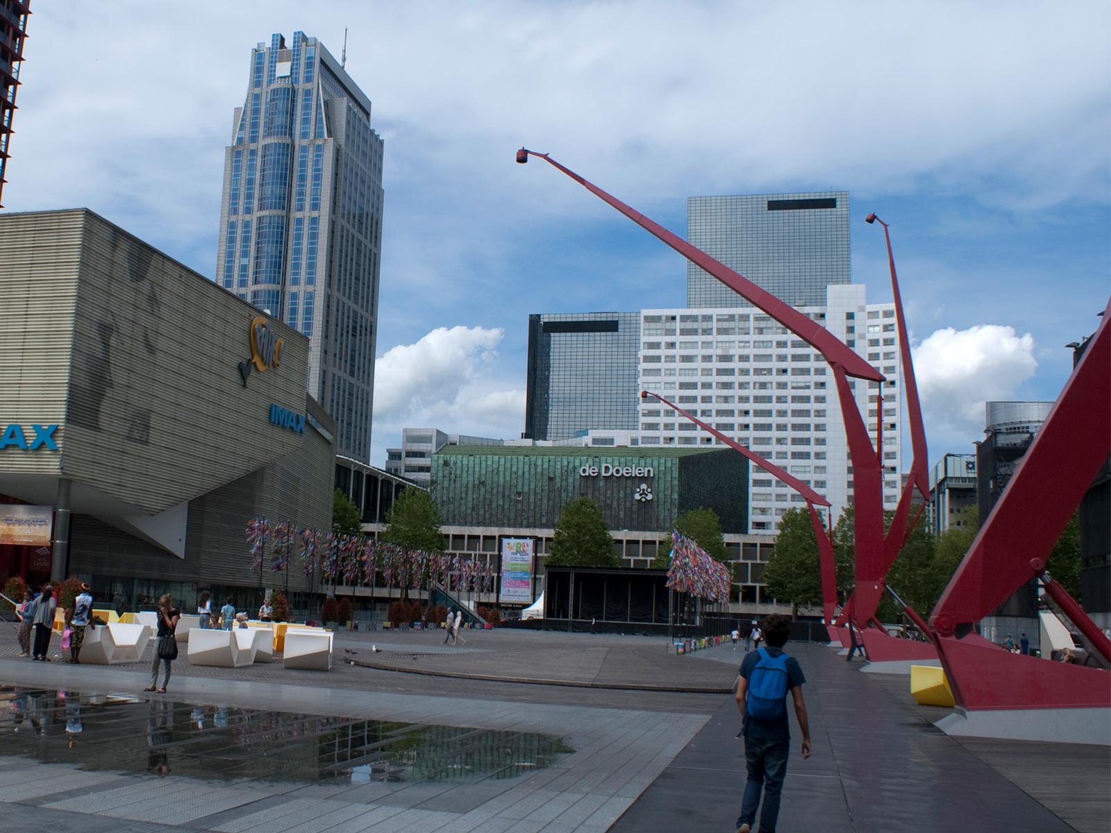De Doelen en het Schouwburgplein