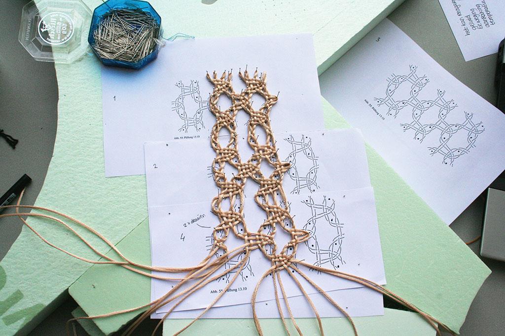 Unlace weaving