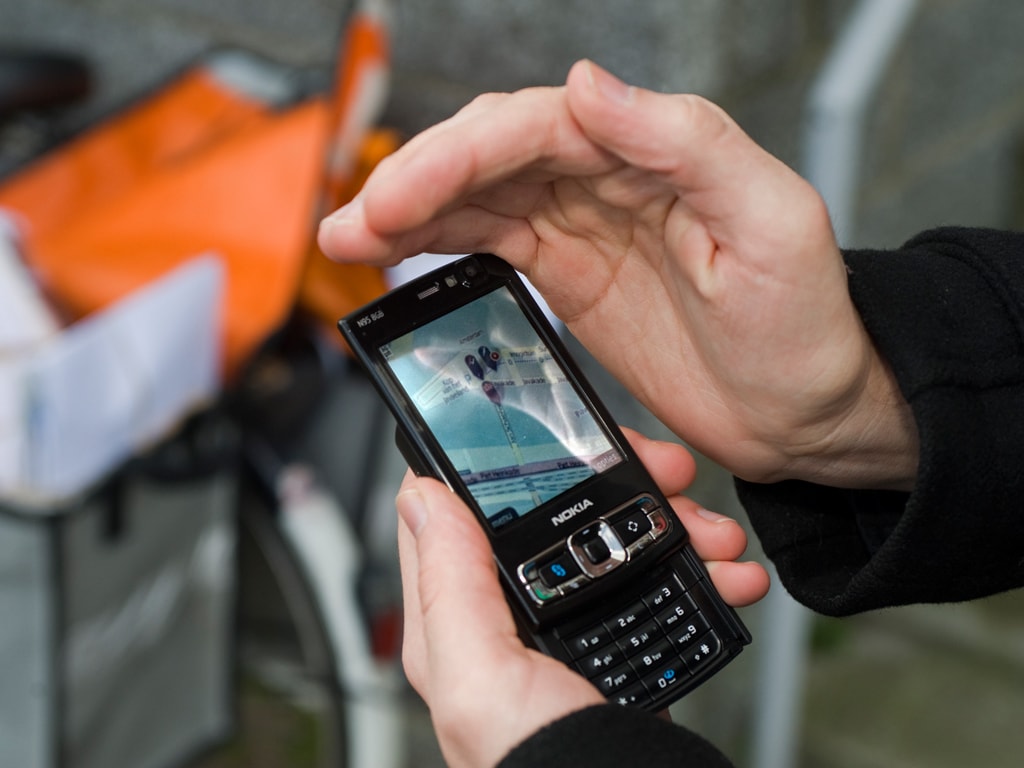 Mobile locative gaming
