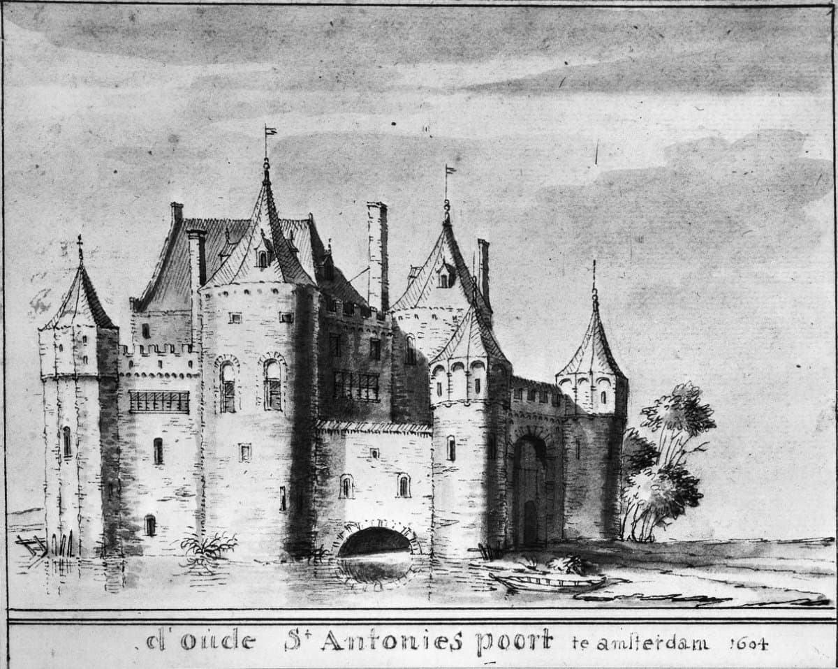 De Sint Antoniespoort (later de Waag) voor aanleg van de Nieuwmarkt